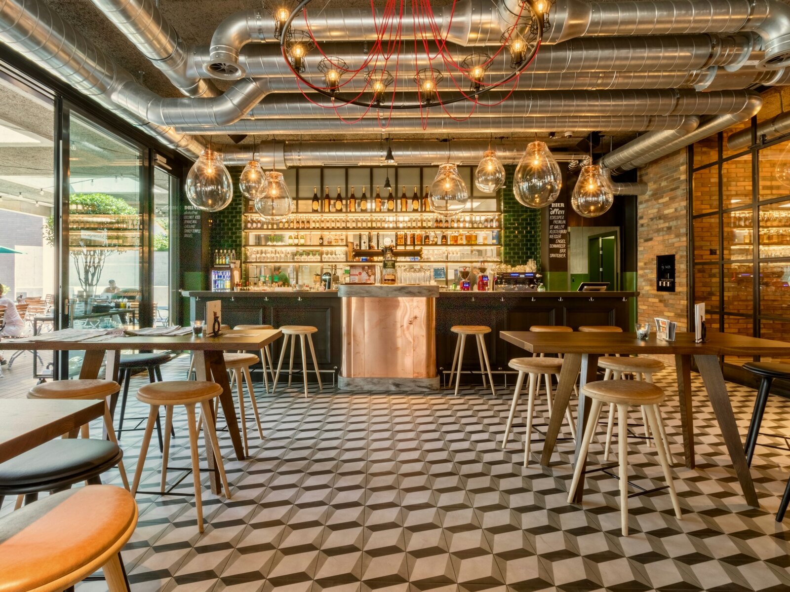 The Arroyo Seco Brewing taproom bar